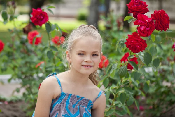 Close up portrait of a pretty liitle girl — Stock Photo, Image