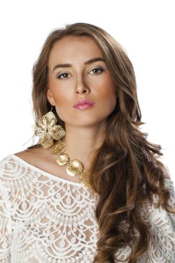 Genç güzel saçlı kadın