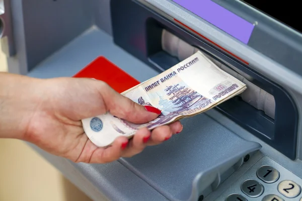 Eller portre Rus ruble ile