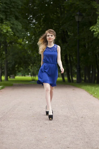 Vestido azul fotos de de Vestido azul sin royalties | Depositphotos