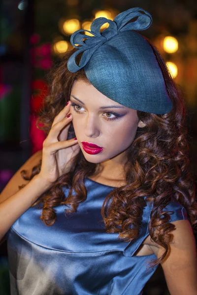 Stylish young woman in a nightclub — Stock Photo, Image