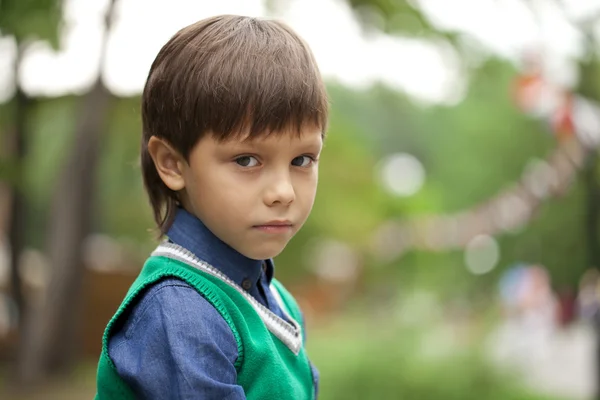 Fashionable little boy outdoor at the nice summer day — Stock Photo, Image