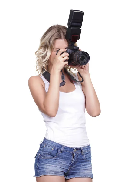Retrato de uma bela jovem loira com câmera — Fotografia de Stock