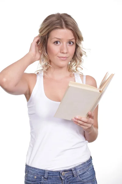 Emoción joven mujer listo libro — Foto de Stock