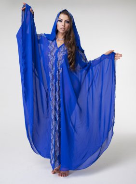 Mavi tunik Arapça genç seksi kadın portresi