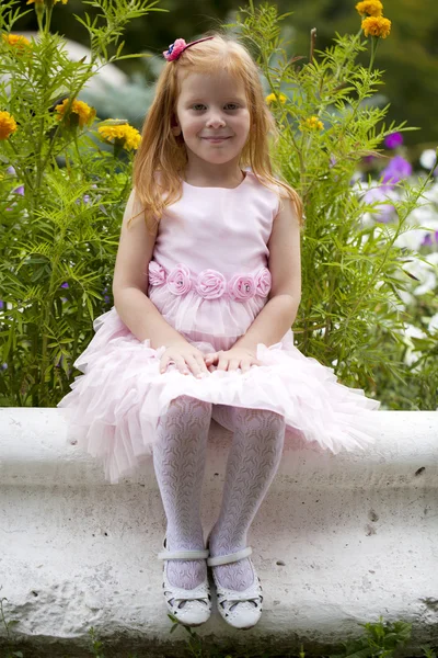 De cerca, retrato de una niña pelirroja —  Fotos de Stock