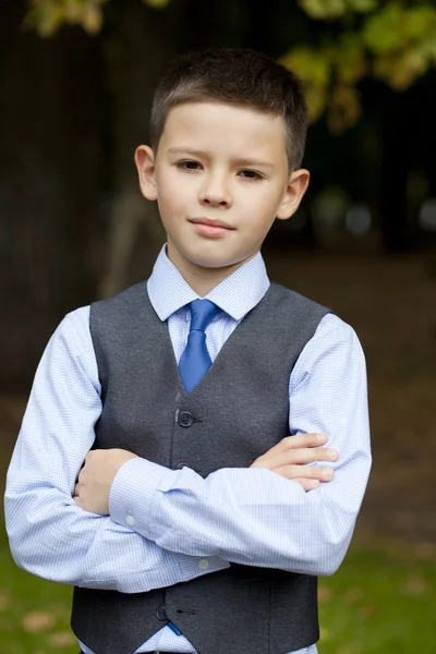 Porträt eines hübschen Jungen — Stockfoto