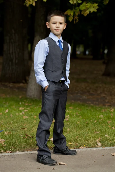 Retrato de um menino de negócios bonito — Fotografia de Stock