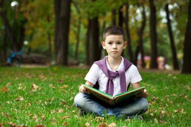 güzel bir çocuk portresi