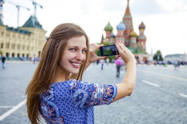 Moskova'daki genç kadın fotoğrafı