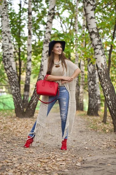 Portrait of a beautiful young woman — Stock Photo, Image