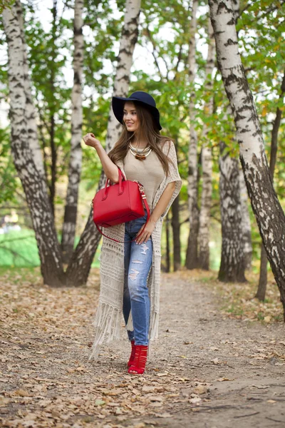 Portrait of a beautiful young woman — Stock Photo, Image