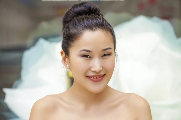 Asya Güzellik yüz dikey, temiz ve taze zarif Bayan — Stok fotoğraf