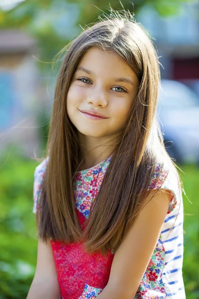 Sweet little girl outdoors — Stock Photo, Image