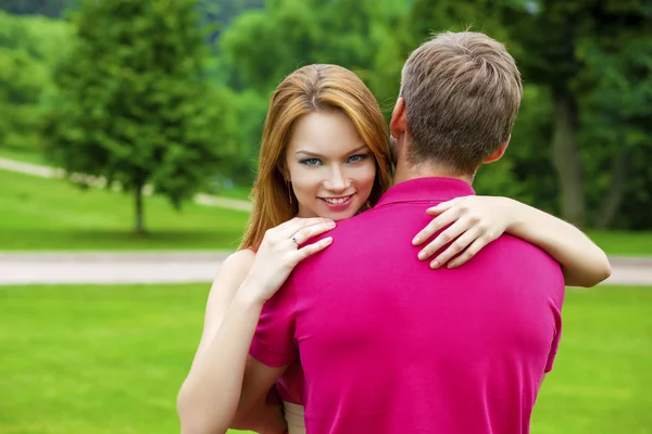 Couple Loving in summer park — Stock Photo, Image