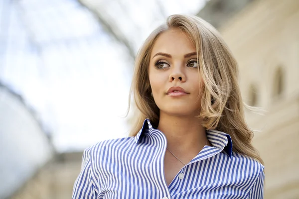 Schoonheid vrouw gezicht close-up — Stockfoto