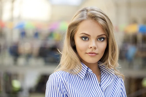 Schoonheid vrouw gezicht close-up — Stockfoto