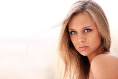 Güzel genç bayan..