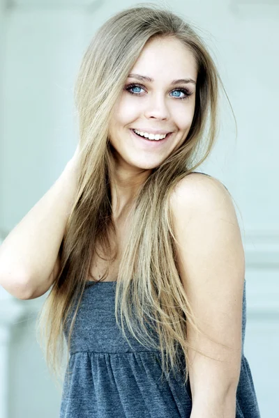 Bela menina sorrindo — Fotografia de Stock