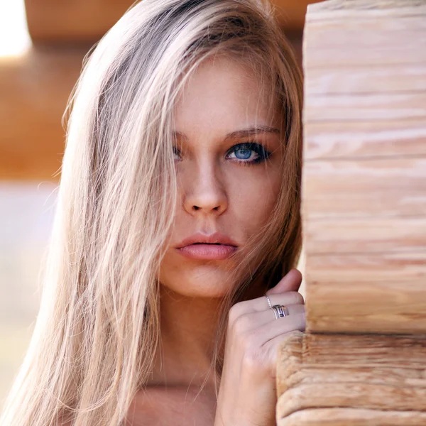 Sexy Mladá blondýnka — Stock fotografie