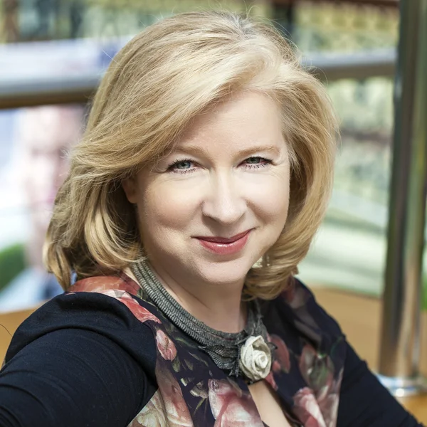 Close up facial portrait of a beautiful senior woman — Stock Photo, Image