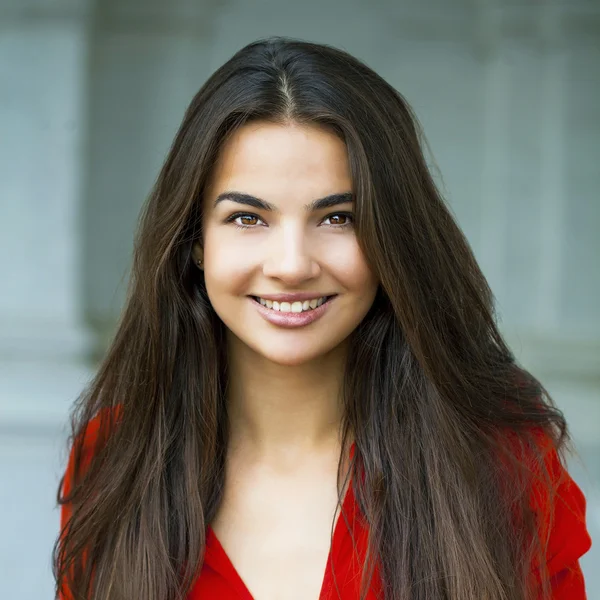 Young beautiful woman — Stock Photo, Image