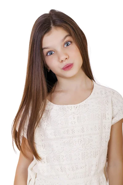 Portret czarujący dziewczynka uśmiecha się do kamery — Zdjęcie stockowe