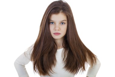 Büyüleyici bir esmer kız portresi