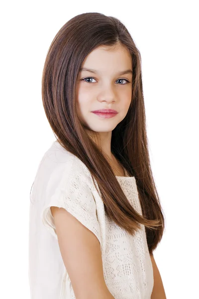 一个迷人的黑发小女孩的肖像 — 图库照片