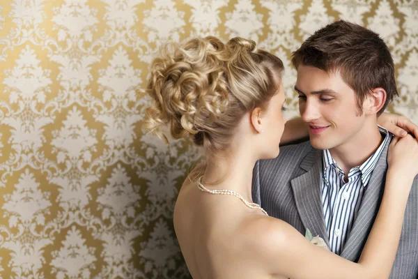 Happy young Bride and groom — Stock Photo, Image