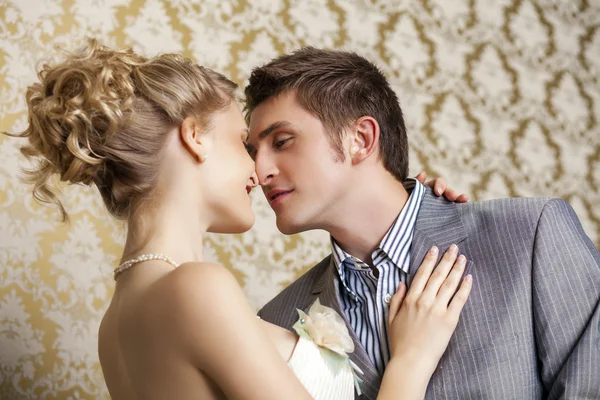 Happy young Bride and groom — Stock Photo, Image