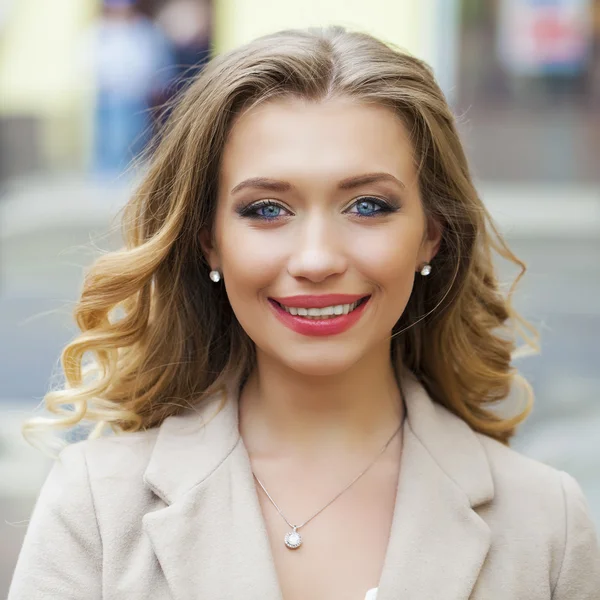 Young beautiful blonde woman — Stock Photo, Image