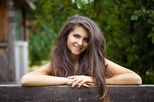 Jovem mulher bonita — Fotografia de Stock