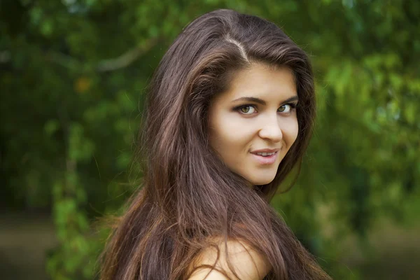 Jovem mulher bonita — Fotografia de Stock