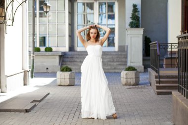 uzun bacaklı wea kadınla güzel model tam uzunlukta portresi
