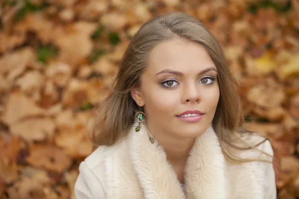 Portrait close up of young beautiful blonde girl — Stock Photo, Image