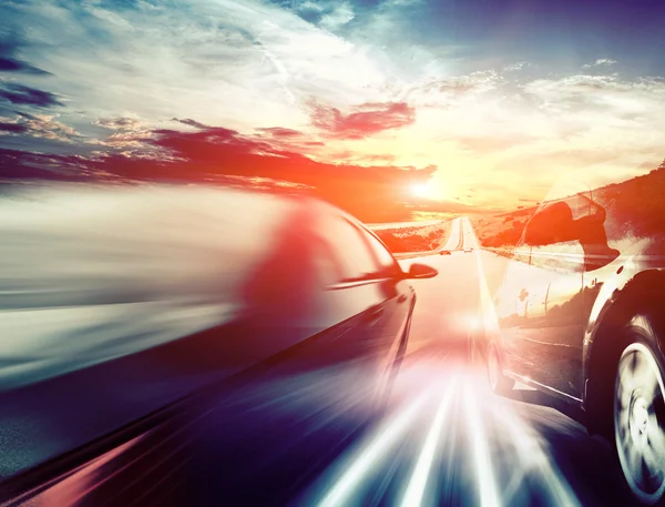 Coche en asfalto carretera — Foto de Stock