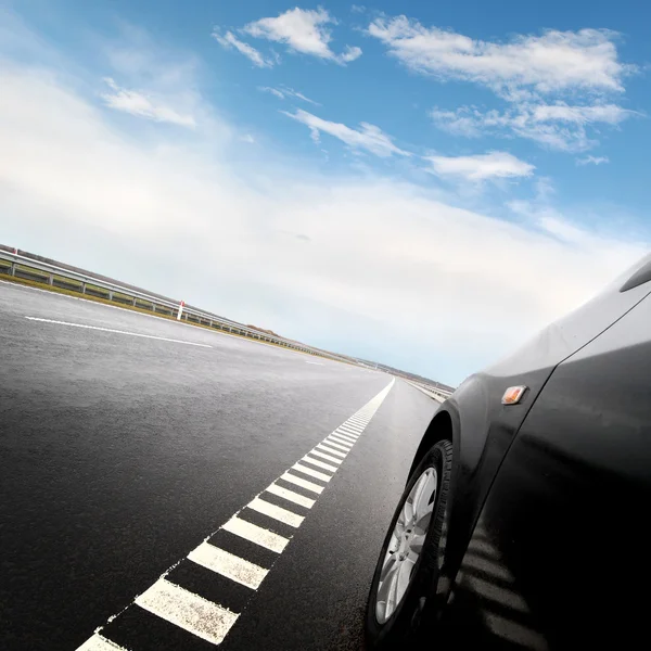 Carro na autoban europeia — Fotografia de Stock