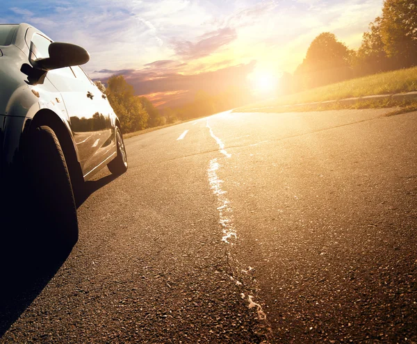 Auto rijden op weg — Stockfoto