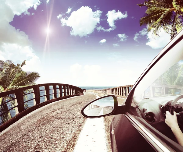Road along  tropical sea — Stock Photo, Image