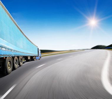 Karayolu trafiğe günbatımı