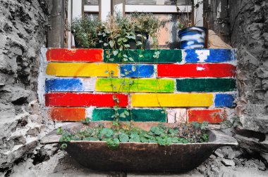 çiçek sepeti ile pencere