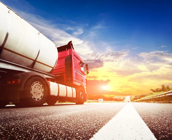 Modern Semi Truck in Motion — Stock Photo, Image