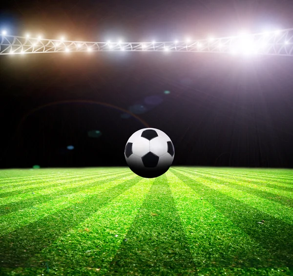 Balón de fútbol en el estadio — Foto de Stock