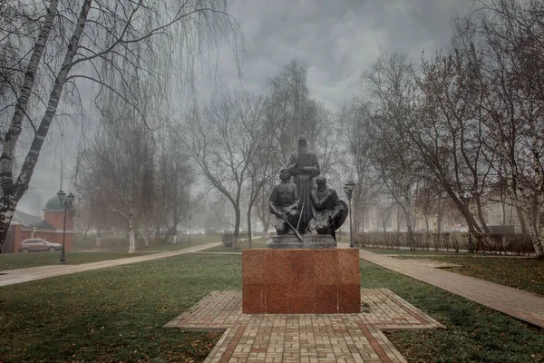 Monumento Dei Difensori Della Patria Sergiev Posad Una Nebbiosa Giornata Immagini Stock Royalty Free