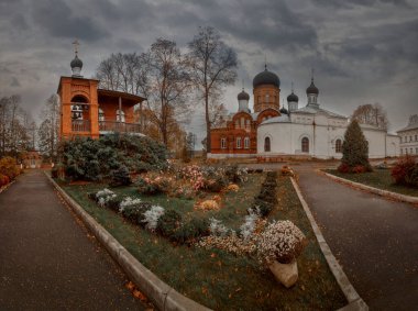 Kutsal Vvedensky adası keşişi - Vvedensky Gölü 'ndeki Ortodoks kadın manastırı, Pokrov, Rusya