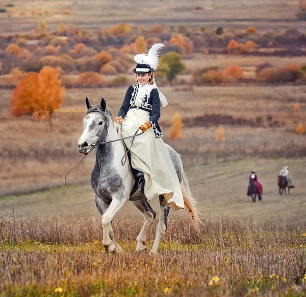 Лошадиная охота с дамами на лошадях — стоковое фото