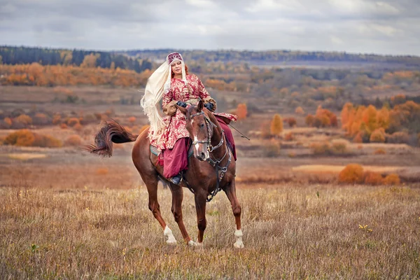 Caza de caballos con damas en hábito de montar —  Fotos de Stock