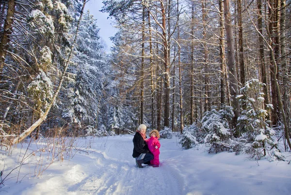 Äiti ja vauva tyttö muotokuva — kuvapankkivalokuva