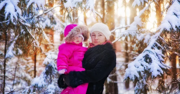 Mãe e bebê menina retrato — Fotografia de Stock